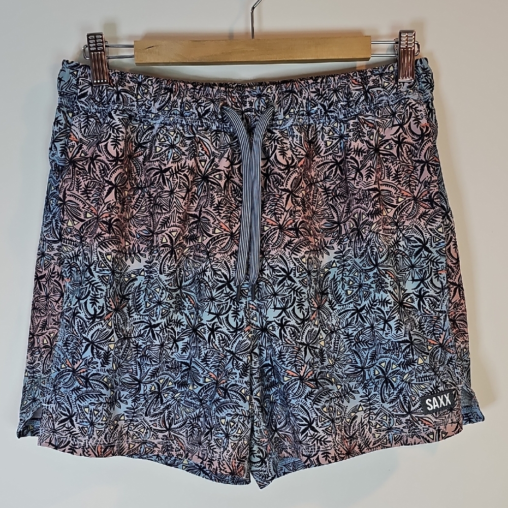 SAXX Men's Medium Athletic Shorts - Black and Blue Palm Print